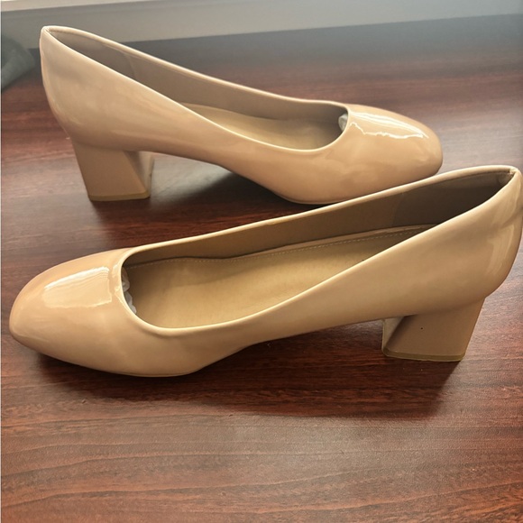 “Heel the World” dress up shoes size 11 - Picture 7 of 10